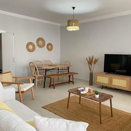 Central Location , Modern Family , Near Sea Apartament