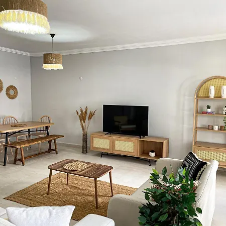 Central Location , Modern Family , Near Sea Apartament Antalya